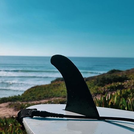 Tika Surf Camp Ericeira Hotell Carvoeira Exteriör bild