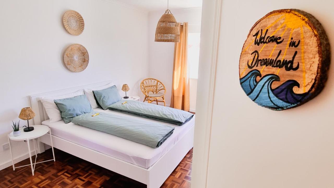 Tika Surf Camp Ericeira Hotell Carvoeira Exteriör bild