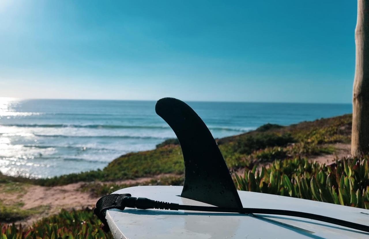 Tika Surf Camp Ericeira Hotell Carvoeira Exteriör bild