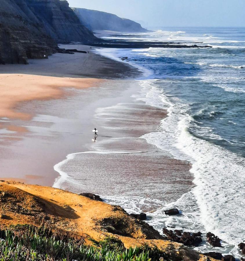 Tika Surf Camp Ericeira Hotell Carvoeira Exteriör bild